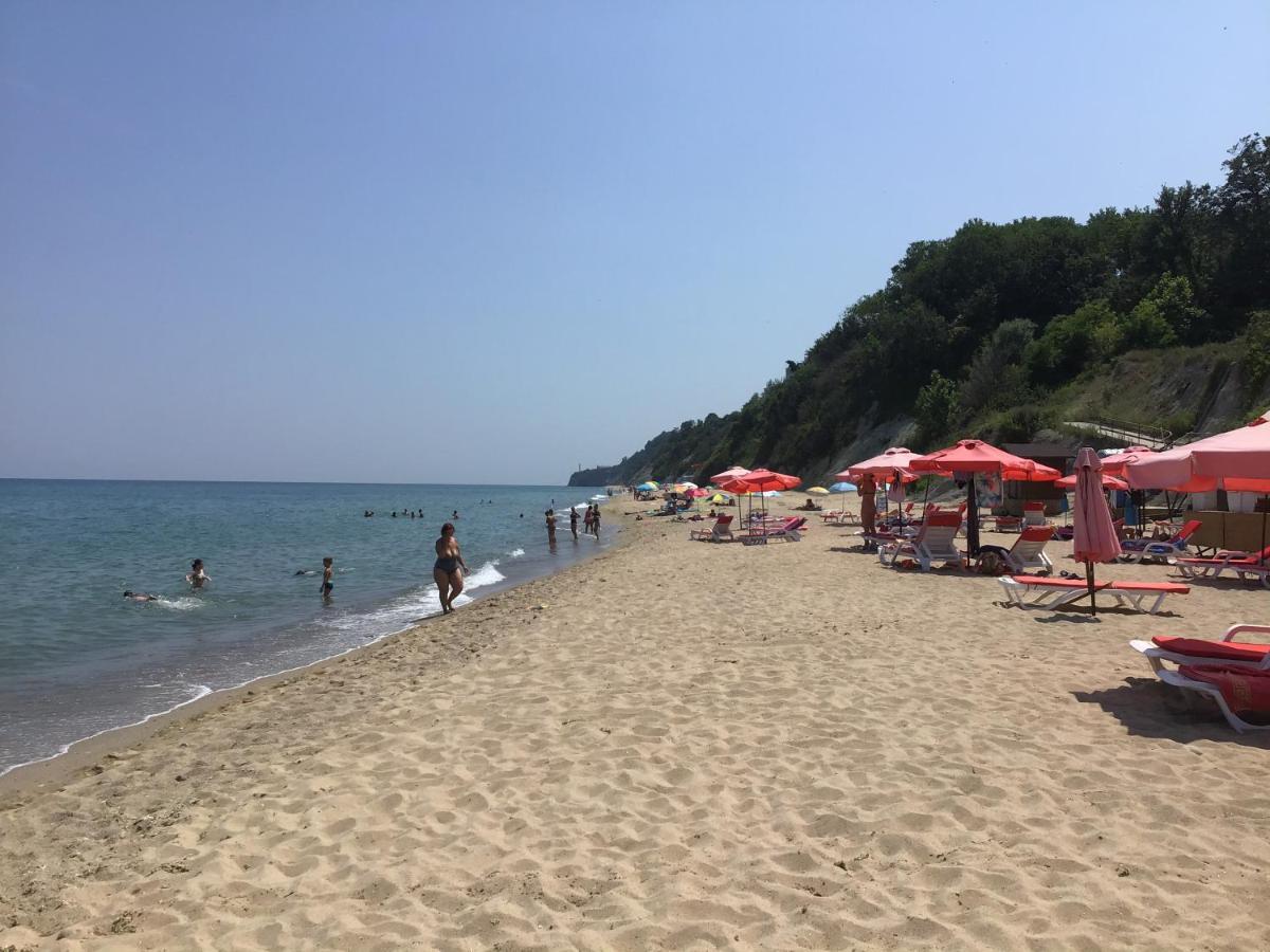 Rose Apartment On The Beach 比亚拉 外观 照片